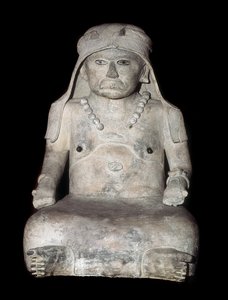 Arte precolombino: anciana con un tocado. Escultura de Veracruz (México)