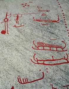Edad de Bronce nórdica: barcos y trineos, grabados rupestres en Tanum, Suecia de Prehistoric Prehistoric