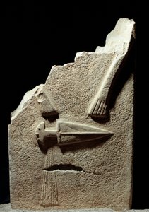 Arte prehistórico: estela tallada durante la Edad del Hierro del sitio de Lunigiana cerca de La Spezia, Italia. 1100-800 a.C. La Spezia, Museo Comunale della Civilta Lunigiana de Prehistoric Prehistoric