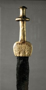 Espada proveniente de Guadalajara (España), detalle del mango en oro, período prehistórico de Prehistoric Prehistoric