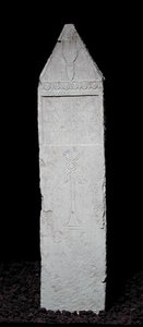 Estela votiva con un caduceo, de Cartago, siglo III-II a.C. (caliza)