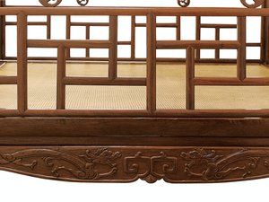 (detalle) de una cama con dosel de seis postes Huanghuali, dinastía Qing Jiazichuang (madera) de Qing Dynasty Chinese School