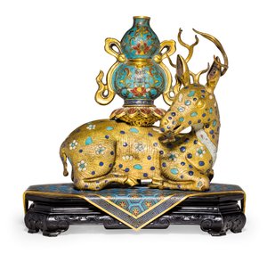 Un par de ciervos reclinados de Qing Dynasty   Qianlong Period Chinese