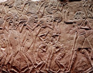 Ofreciendo tributo, relieve egipcio antiguo