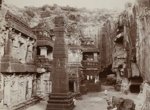 Templo excavado en la roca de Khalias, Ellora de Raja Deen Dayal