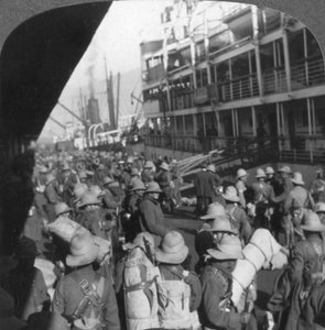 Hijos de África navegando hacia Inglaterra, Cuerpo de Aviación a bordo del transporte, Primera Guerra Mundial, c1914-c1918 de Realistic Travels Publishers