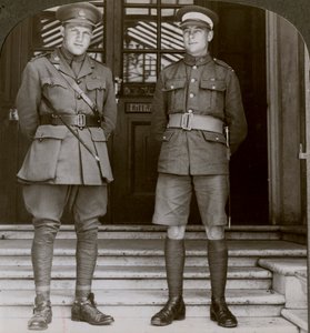 Capitán MacDougall, DSO, y Cadete Mullin, dos VCs canadienses, Primera Guerra Mundial, 1914-1918