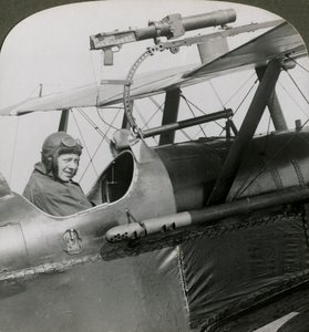 Sopwith Scout con pistola fotográfica montada en el ala superior, Primera Guerra Mundial, 1914-1918 de Realistic Travels Publishers