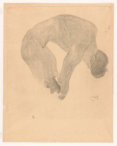 Hombre desnudo encorvado