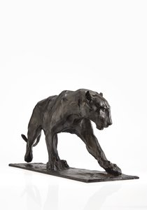 Pantera caminando, pata trasera levantada, c.1904