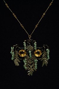 Art Nouveau: collar de oro, topacio y esmaltes. Atelier René Lalique. 1900. Parma, colección privada de Rene Jules Lalique