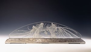 Deux Cavaliers; un raro luminario de vidrio de Rene Jules Lalique