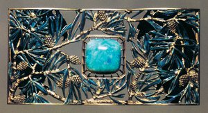 Águila entre los pinos, colgante de collar de oro, ópalo y esmalte de Rene Jules Lalique