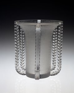 Jarrón "Marignane", diseñado el 11 de mayo de Rene Jules Lalique