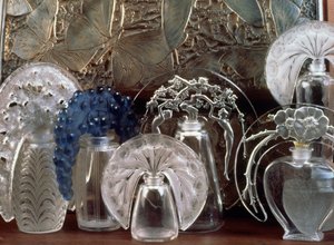 Frasco de perfume en vidrio de Rene Jules Lalique