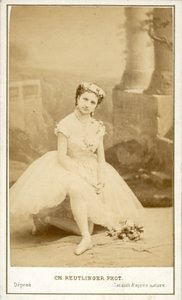 Angelina Fioretti, bailarina italiana de la Ópera de París de Reutlinger Studio (after)
