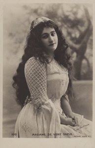 Clementine de Vere Sapio, soprano operística franco-americana de Reutlinger Studio