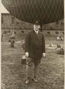 [Retrato de un globero] de Robert Petschow