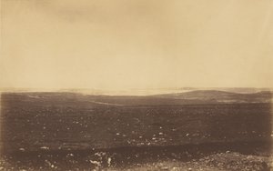 Vista lejana de Sebastopol con las líneas de la batería Gordons. de Roger Fenton