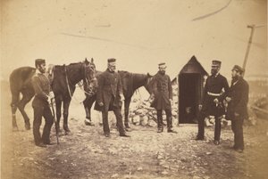 Mayor General Garrett y oficiales de su estado mayor. de Roger Fenton