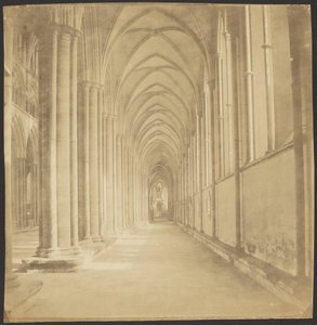 Pasillo sur de la catedral de Salisbury de Roger Fenton