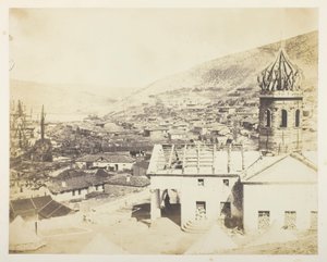 La iglesia rusa y la ciudad de Balaklava de Roger Fenton