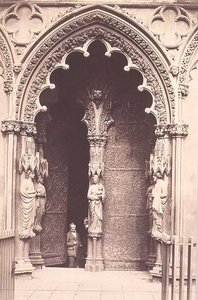 El Pórtico Oeste, Catedral de Litchfield, c.1858 de Roger Fenton