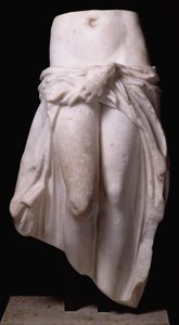 Afrodita sosteniendo sus vestiduras, de Trípoli, c.370-24 a.C.