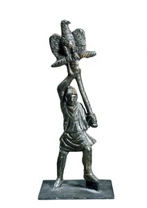 Estatuilla de bronce que representa un abanderado, de Alba Fucens de Roman