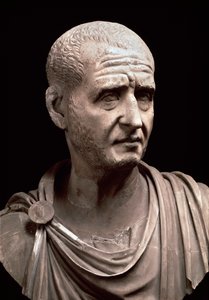 Busto del emperador Decio (escultura de mármol, siglo III) de Roman
