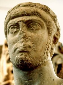 Busto del Emperador Graciano de Roman