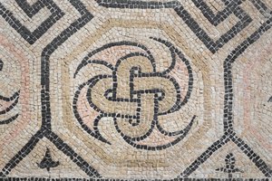 Motivo geométrico de la domus de Via san Rocchino, siglo II d.C. (mosaico) de Roman