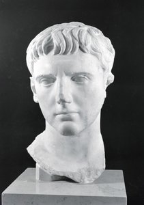 Cabeza de César Augusto (63 AC-14 DC) de Roman
