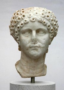 Cabeza de una mujer, posiblemente Agripina Menor, c.50 d.C. de Roman