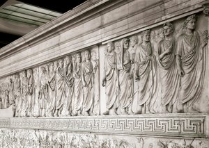 Cortejo Imperial del Emperador Augusto - Bajo relieve norte de mármol del Ara Pacis Augustae, edificado por el Emperador Romano Augusto entre 13 y 9 a.C. en el Campo de Marte en Roma para conmemorar la paz tras las guerras del imperio de Roman