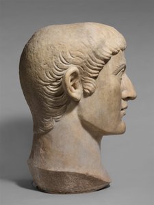 Cabeza de retrato de mármol del Emperador Constantino I, c. 325-370 d.C. de Roman