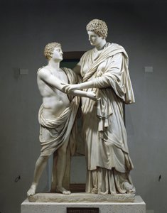 Grupo escultórico de mármol que representa a Orestes y Electra