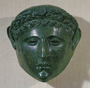 Máscara de un casco de desfile, de Hirchova, Rumania
