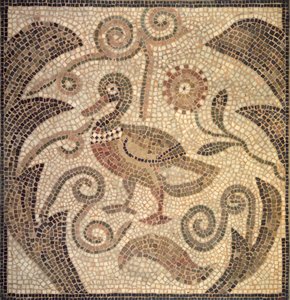 Mosaico de un pato mirando a la izquierda en vides de Roman