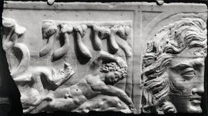 Relieve que representa a Jonás y la Ballena, de la catacumba de Santa Priscila, Roma de Roman