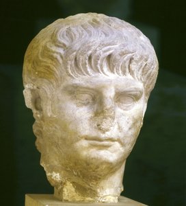 Representación del Emperador Nerón joven (37 - 68). Roma, Museo Nazionale Romano. de Roman