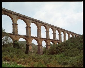 Arte romano: vista del Acueducto de Tarragona (Acueducto de los Ferreres o Puente del Diablo) siglo I, España