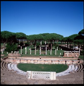 Arte romano: vista de las ruinas del teatro de Roman