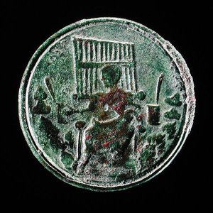 Moneda romana que representa un órgano de Roman