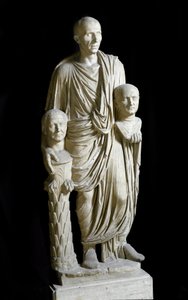 Estatua Barberini: Patricio llevando los bustos de dos ancestros de Roman