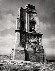 El Monumento de Filopapo (90-115) c.116