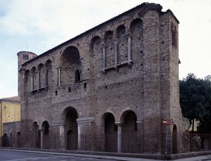 El Palacio del Emperador Teodorico el Grande (455 - 526) en Rávena. de Roman