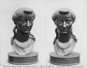 Dos vistas de un busto de Livia (58 a.C.-29 d.C.)