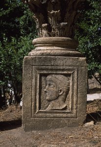 Elemento arquitectónico, Alto Período Imperial (27 AD- 395 BC) de Roman Imperial Period