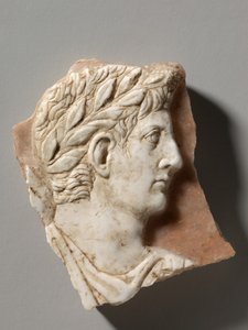Camafeo con retrato del emperador Augusto de Roman Imperial Period